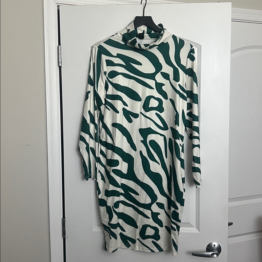 Green and White Patterned Dress
